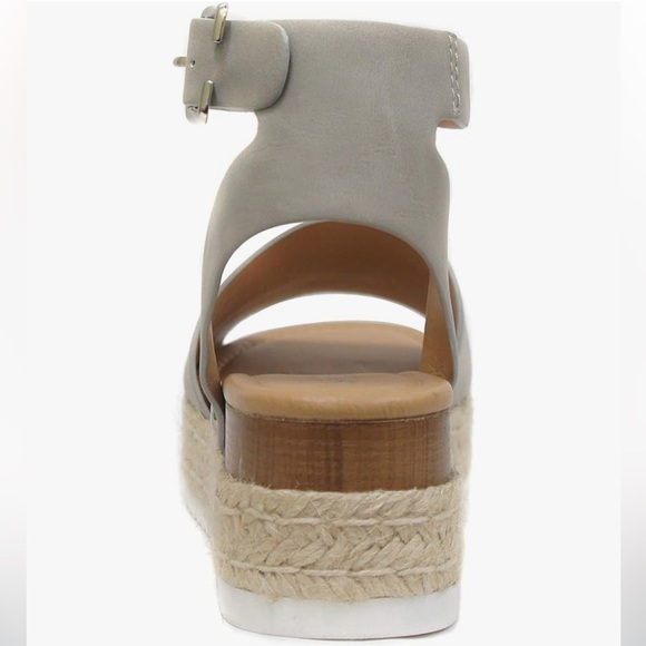 Soda Platform Sandals - Picture 5 of 10